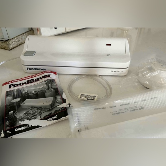 FoodSaver Compact II / 2 Meal Prep Storage Vacuum Sealer Space Saving Machine - Picture 1 of 9
